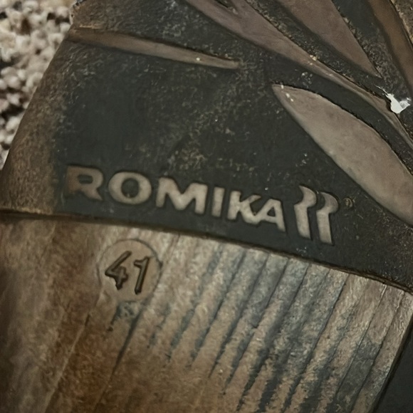 ROMIKA Strappy black leather wedge sandals - Picture 6 of 8